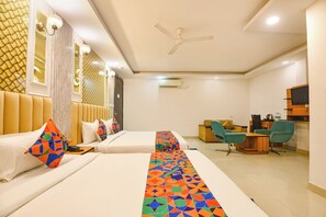 Egyptian cotton sheets, premium bedding, in-room safe, free WiFi - Fabhotel Airport Zone Olive (New Delhi)