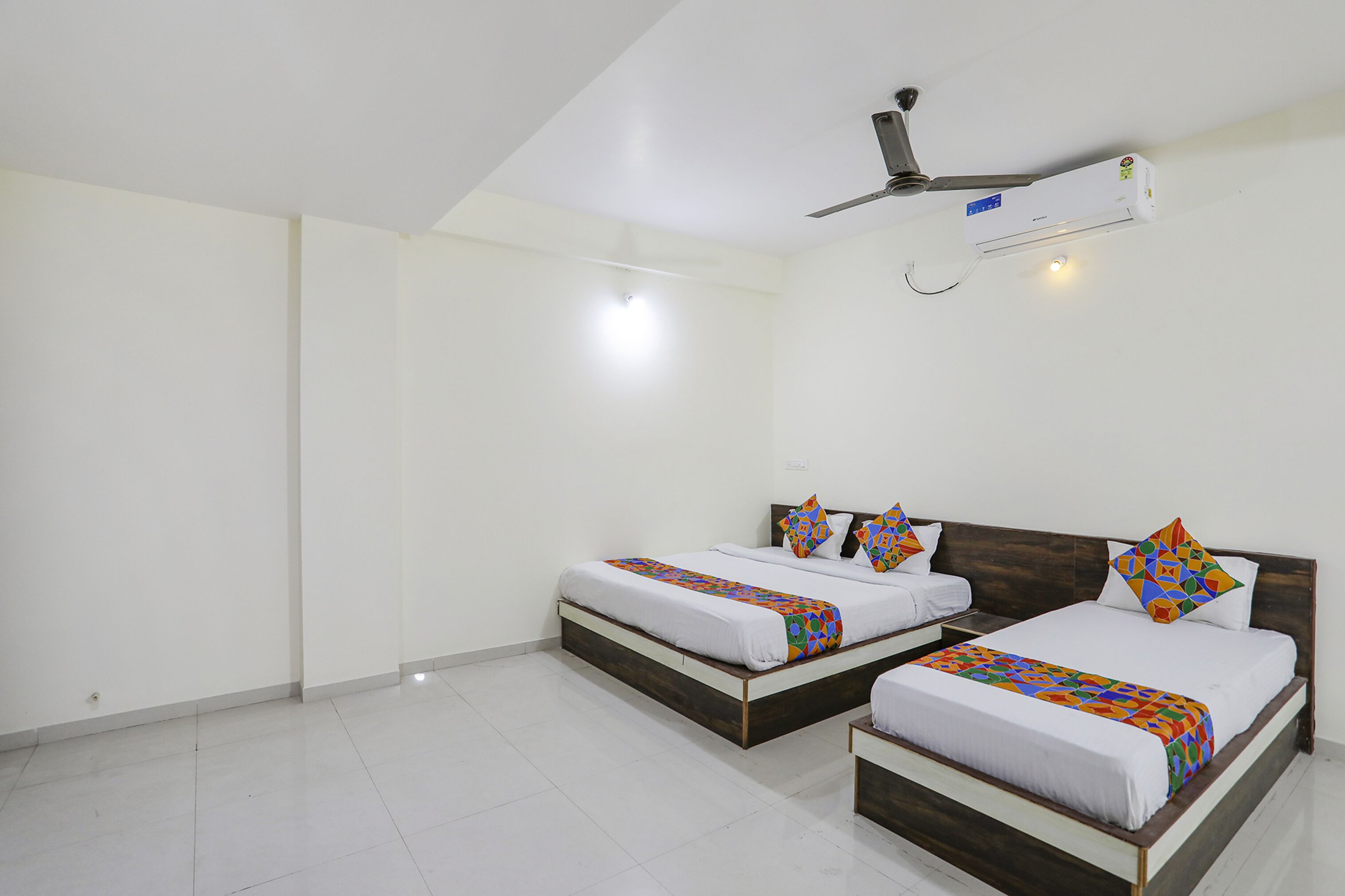 Egyptian cotton sheets, premium bedding, in-room safe, free WiFi