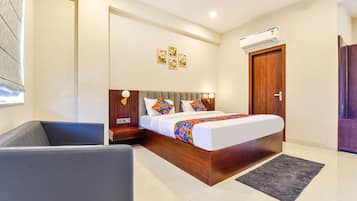 Premium Room | Egyptian cotton sheets, premium bedding, in-room safe, free WiFi