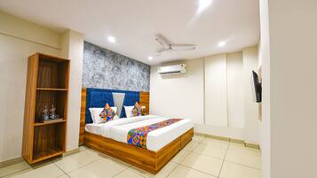 Premium Room | Egyptian cotton sheets, premium bedding, in-room safe, free WiFi