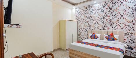 Deluxe Room | Egyptian cotton sheets, premium bedding, in-room safe, free WiFi