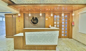 Reception - Fabhotel Prime Candle Wood (Udaipur)