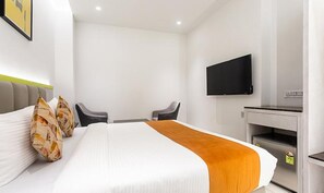 Egyptian cotton sheets, premium bedding, in-room safe, free WiFi - FabHotel Orange Oasis (Bhopal)