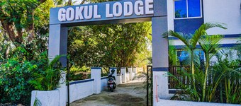 Fabhotel Gokul Lodge