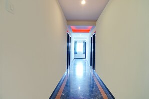 Lobby - Fabhotel Gokul Lodge (Pune)