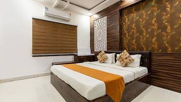 Executive Room | Egyptian cotton sheets, premium bedding, in-room safe, soundproofing