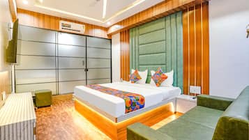 Luxury Suite | 1 bedroom, Egyptian cotton sheets, premium bedding, in-room safe