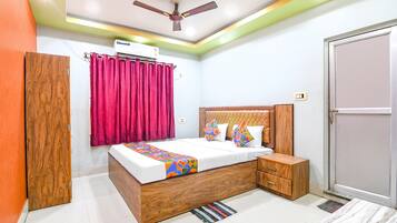 Egyptian cotton sheets, premium bedding, in-room safe, soundproofing