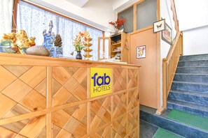Reception - Fabhotel Elavali Valley (Manali)