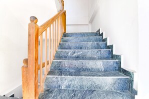 Staircase - Fabhotel Elavali Valley (Manali)