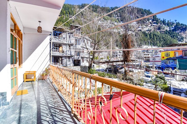 Balcony - Fabhotel Elavali Valley (Manali)