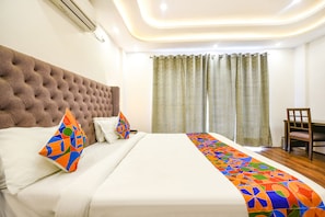 Egyptian cotton sheets, premium bedding, in-room safe, free WiFi - Fabhotel The Weekend Vibes (Kasauli)