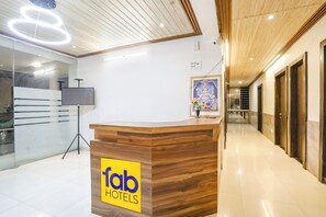 Reception - Fabhotel Green Valley I (Dindori)