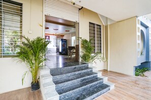 Property entrance - Fabhotel Green Valley I (Dindori)