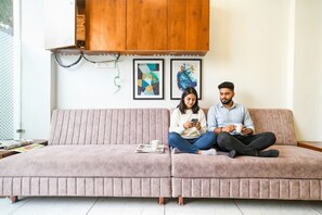 Lobby sitting area - Fabhotel Aashiyana (Indore)