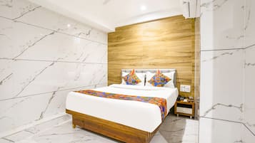 Premium Room, 1 Double Bed | Egyptian cotton sheets, premium bedding, in-room safe, free WiFi