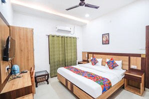 デラックス ルーム | エジプト綿のシーツ、高級寝具、セーフティボックス (室内)、WiFi (無料)