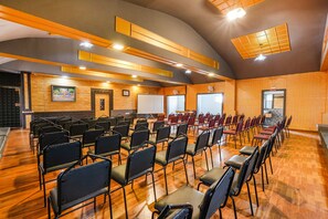 Banquet hall - FabHotel JVH (Bengaluru)