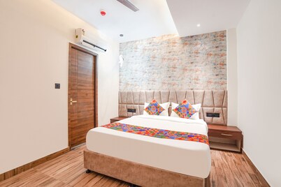 Fabhotel The Comfort Inn