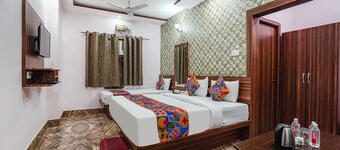 Fabhotel Deepak Palace