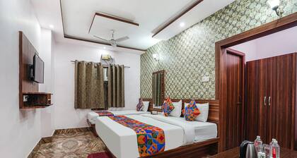 Fabhotel Deepak Palace