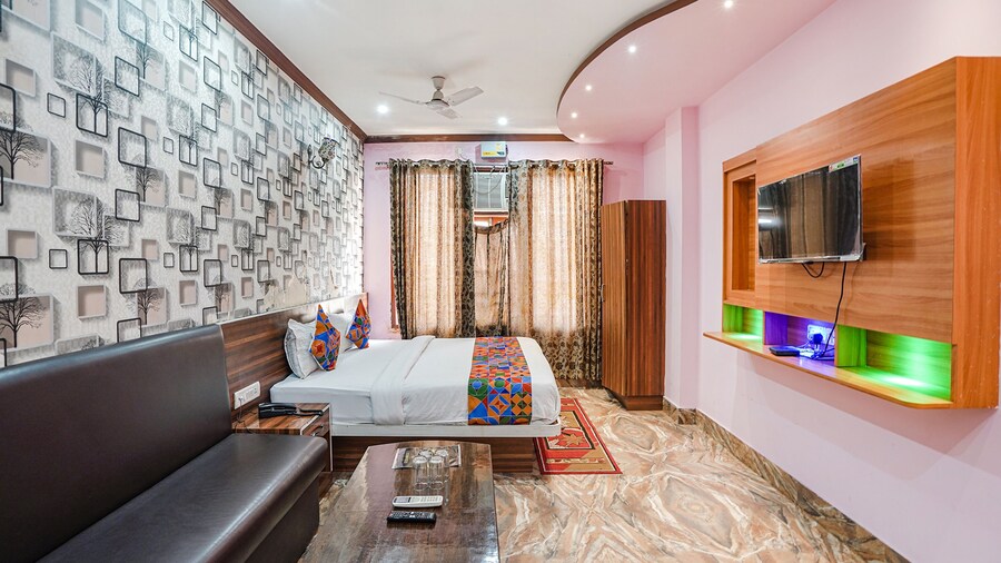 Fabhotel Deepak Palace