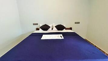 Egyptian cotton sheets, premium bedding, in-room safe, free WiFi