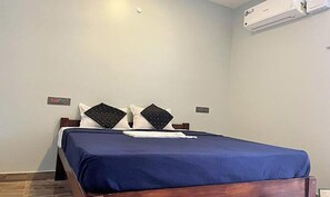 Egyptian cotton sheets, premium bedding, in-room safe, free WiFi - Fabexpress Selvas Eden Resort (Puducherry)