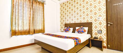 Deluxe Room | Egyptian cotton sheets, premium bedding, in-room safe, free WiFi