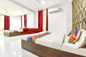 Egyptian cotton sheets, premium bedding, in-room safe, free WiFi - Fabexpress King Mansion (Udaipur)