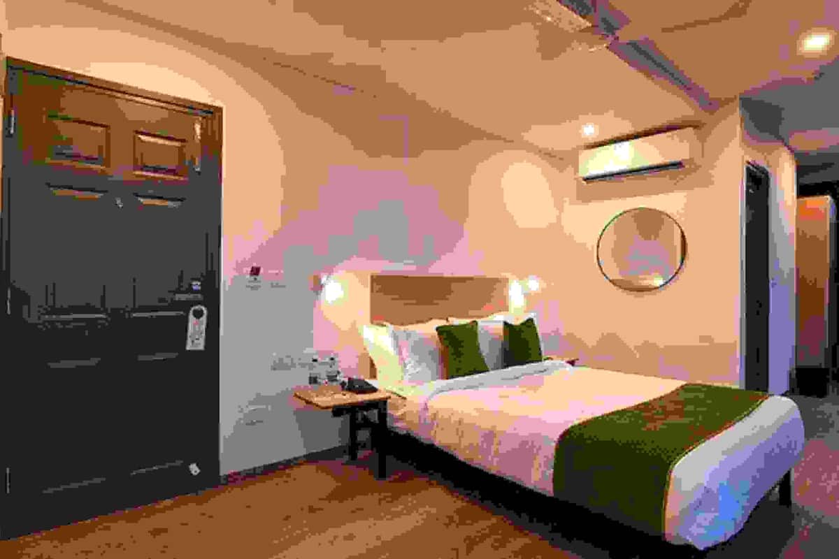 Deluxe Room | Egyptian cotton sheets, premium bedding, in-room safe, free WiFi