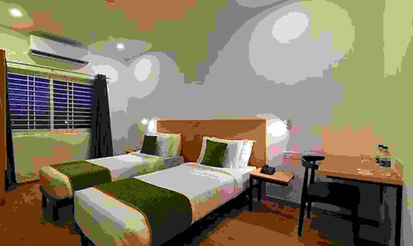 プレミアム ルーム | エジプト綿のシーツ、高級寝具、セーフティボックス (室内)、WiFi (無料)