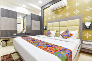 Egyptian cotton sheets, premium bedding, in-room safe, free WiFi - Fabhotel Golden Palms (Udaipur)