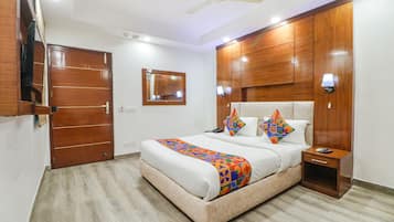 Egyptian cotton sheets, premium bedding, in-room safe, free WiFi