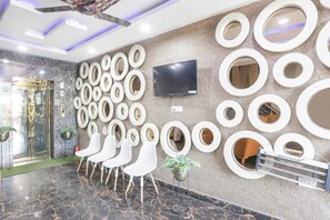 Lobby - Fabhotel Prime Krishna Inn Resort (Ratu)