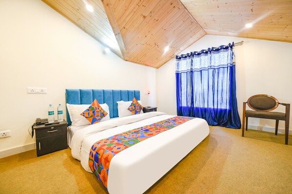 Egyptian cotton sheets, premium bedding, soundproofing, free WiFi - Fabhotel Beer Castle (Theog)