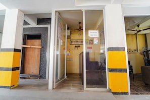 Property entrance - Fabexpress Vangal Nest (Coimbatore)