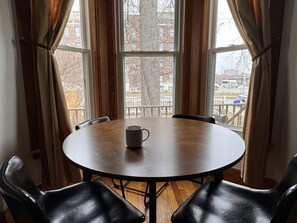 Dining - Heart of Midtown - The Dugout @ Willis St Retreat (Detroit)