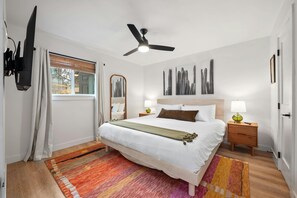 2 bedrooms, iron/ironing board, free WiFi, bed sheets