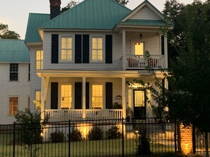 Exterior - Stay close to the action. Just 3 turns from the driveway to the course.  (Augusta)