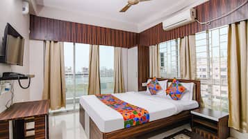 Deluxe Room | Egyptian cotton sheets, premium bedding, in-room safe, free WiFi