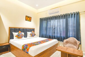 Egyptian cotton sheets, premium bedding, in-room safe, free WiFi - Fabhotel Prime The Golden Plaza (Rampurhat)