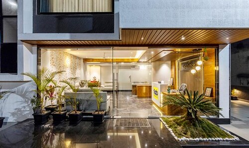 Fabhotel Prime Opulence