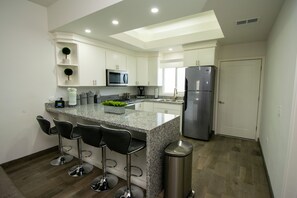 Fridge, microwave, oven, stovetop - Residence 35 (4 Bed 3.5 Bath By FMI Rentals) (Puerto Peñasco)