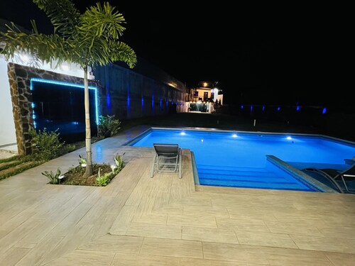 Stunning 5 bedroom house all ensuite with a beautiful pool and backyard.