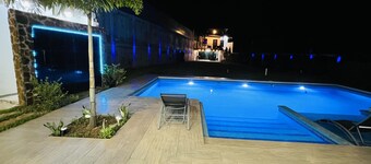 Stunning 5 bedroom house all ensuite with a beautiful pool and backyard.