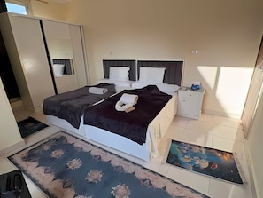 Panoramic Twin Room,1 Bedroom,King View | Seprai katun Mesir, seprai premium, selimut bulu angsa, dan busa memori