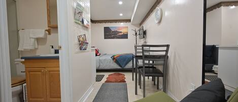 1 chambre, fer et planche Ă repasser, Wi-Fi, literie fournie