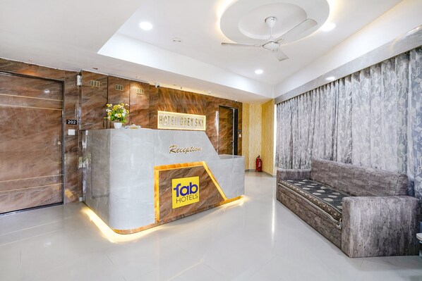 Reception - Fabhotel Grey Sky (Gandhinagar)
