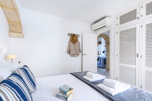 Bügeleisen/Bügelbrett, kostenloses WLAN, Bettwäsche